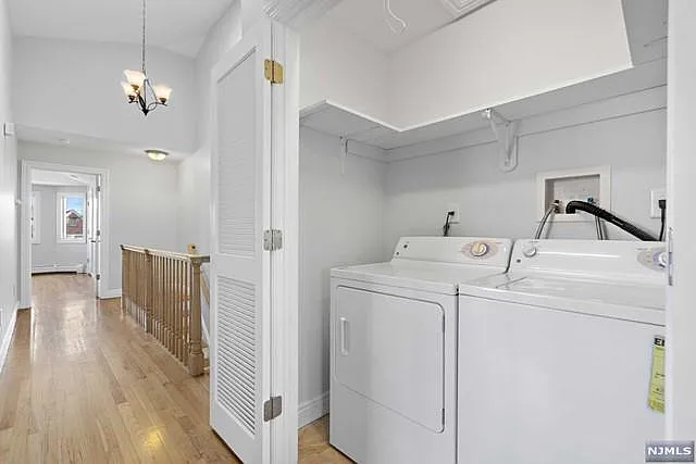 376 Aurora Ave #A — Photo 3