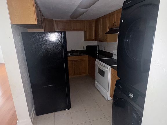 4th image of 110 NE 10th Ave APT F