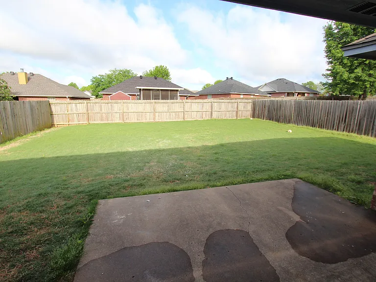 6308 Remington Ct — Photo 17