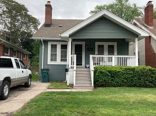 934 Edgewood Dr, Royal Oak, MI