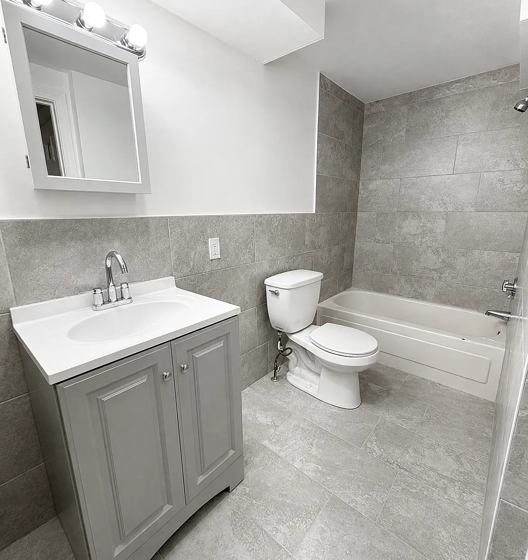 2 bed, 600 sqft, $1,900 — Photo 1