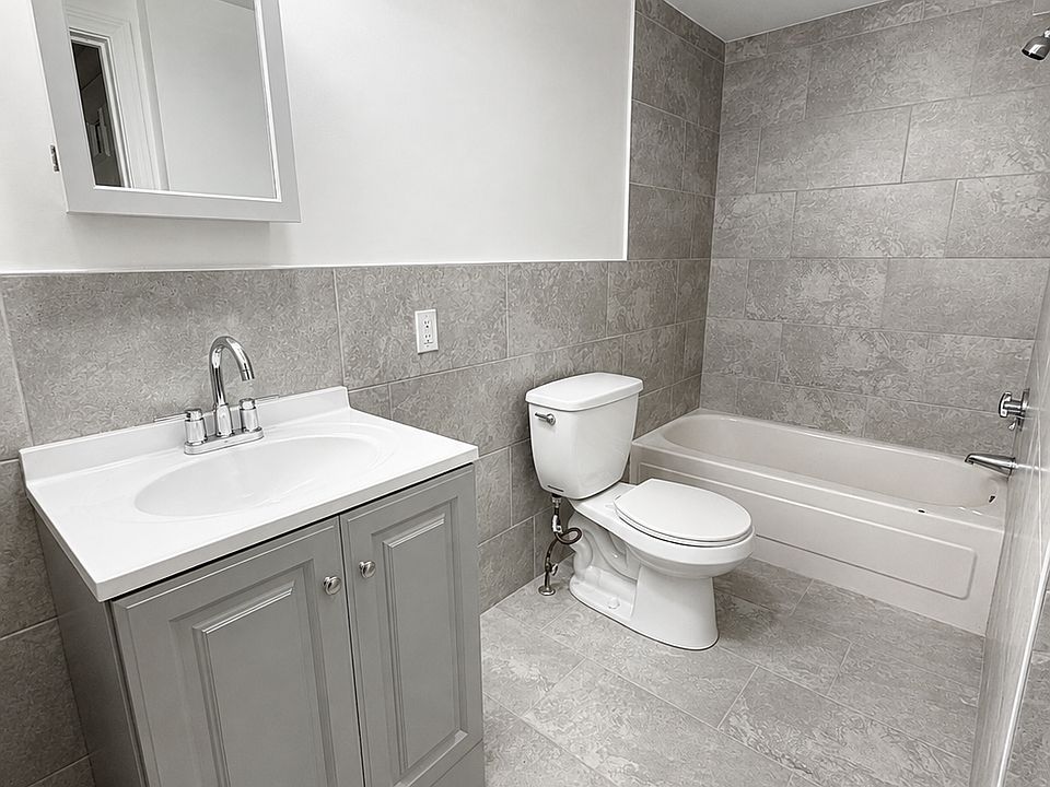 1st image of 161 Grand St #2