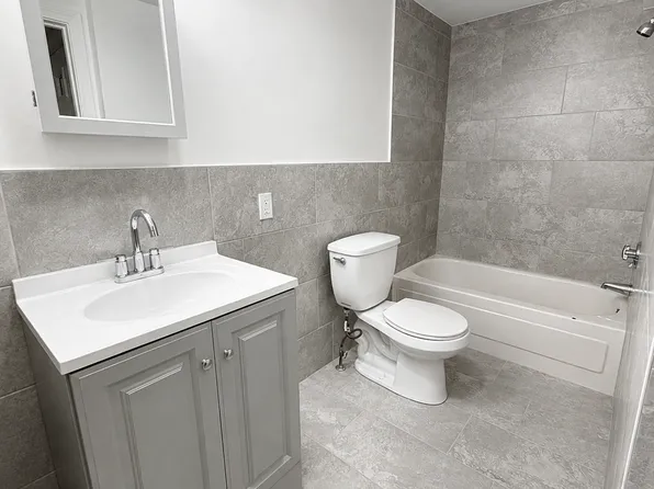 161 Grand St #2, Worcester, MA 01603
