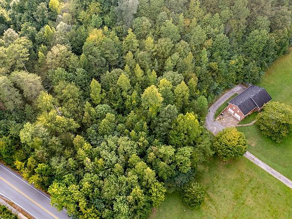 5th image of 1161 Mountain Creek Rd