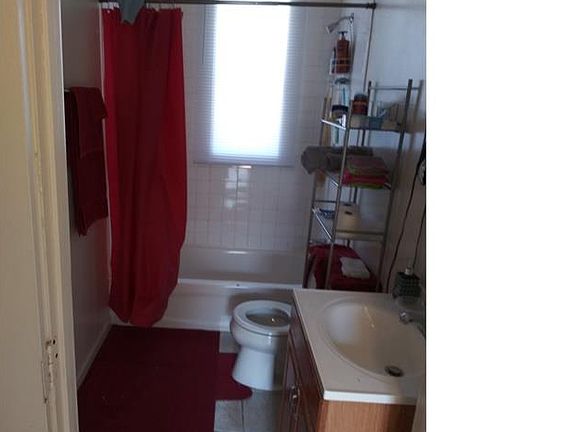 5th image of 8801 S Escanaba Ave #2B