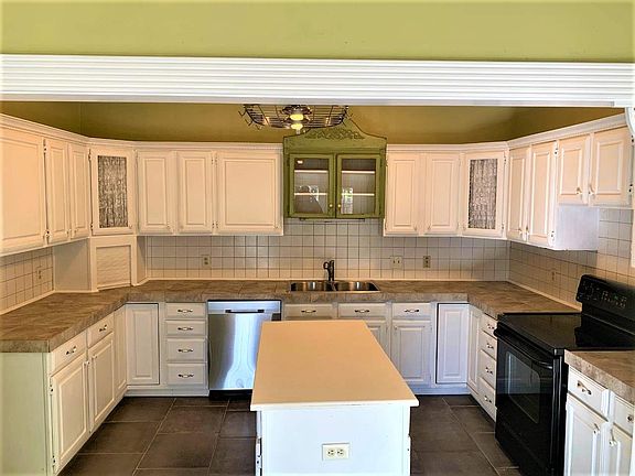 4th image of 4102 Concord Pl