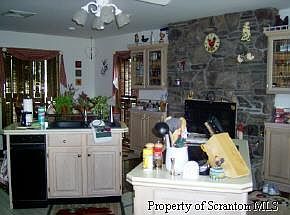 4th image of 2370 Easton Tpke