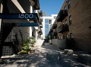 1800 W Grace St APT 109, Chicago, IL 60613