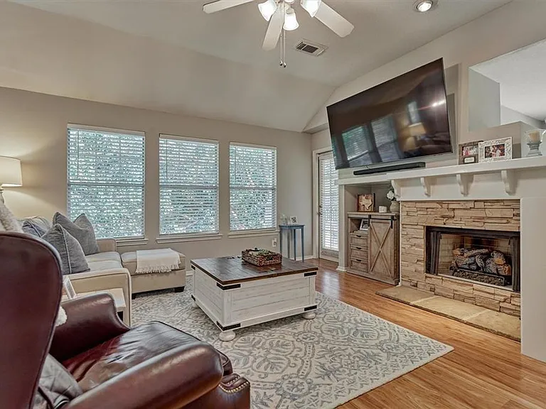 87 Woodlily Pl — Photo 10