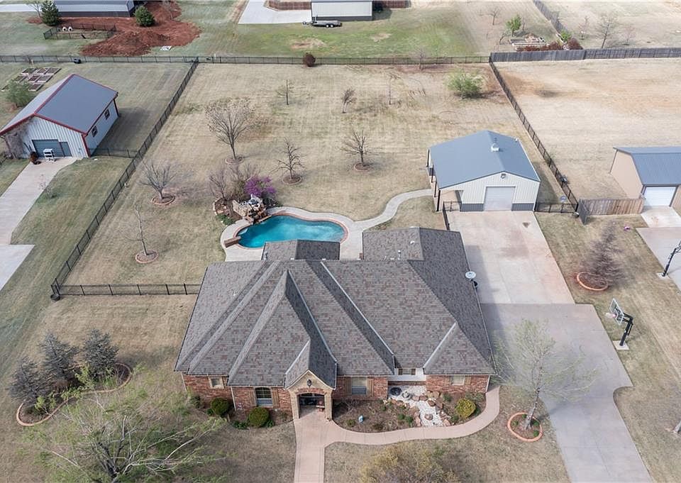 1st image of 2575 Angela Ct NE