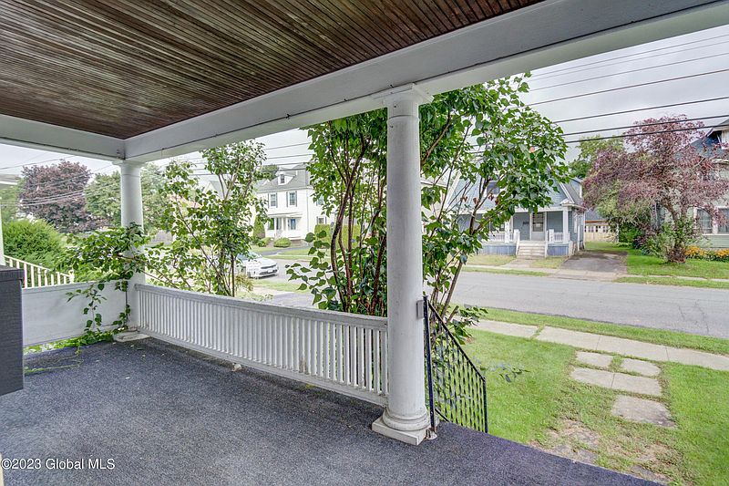 2nd image of 138 2nd Ave
