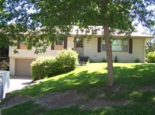 401 Linden St N, Belle Plaine, MN 56011