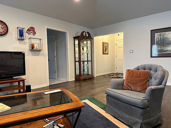 5th image of 10512 S 83rd East Cir