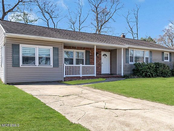 3rd image of 704 Carol Ave #A