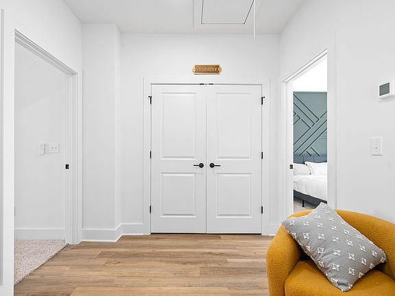 2nd image of 700 N Dupont Ave #322