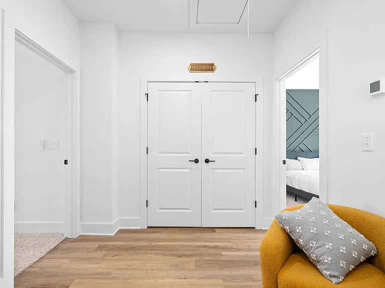 700 N Dupont Ave #322 — Photo 2