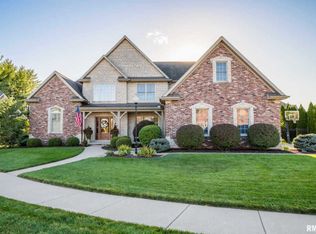5738 W Forestwood Dr, Peoria, IL