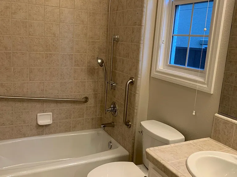 5333 Hazeltine Ln — Photo 4