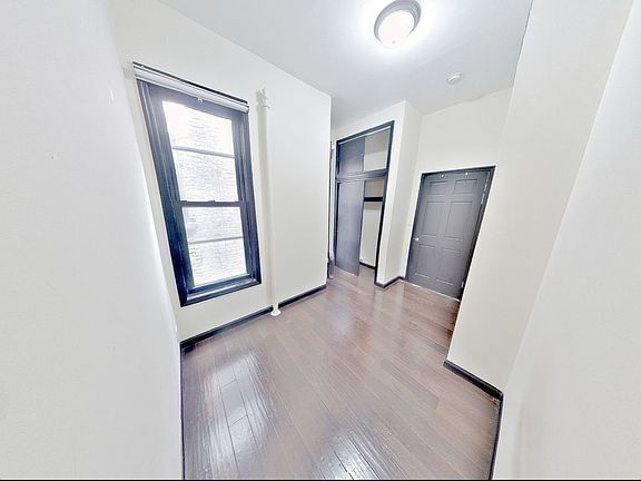 4th image of 350 E 91st St