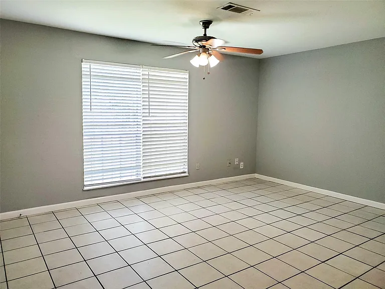 3020 Sagebrush Dr — Photo 2