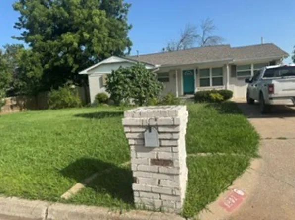 5802 NW Dearborn Ave, Lawton, OK 73505