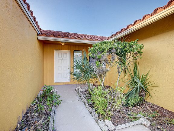 2nd image of 6154 Country Fair Circle E