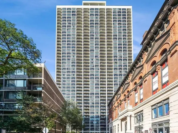 1560 N Sandburg Ter APT 2202, Chicago, IL 60610