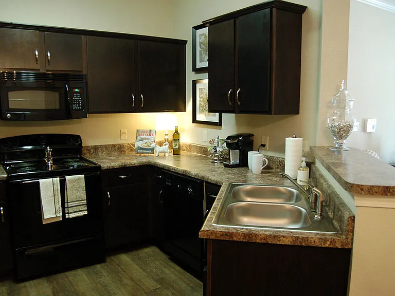 Riverscape Apartment Homes — Photo 18