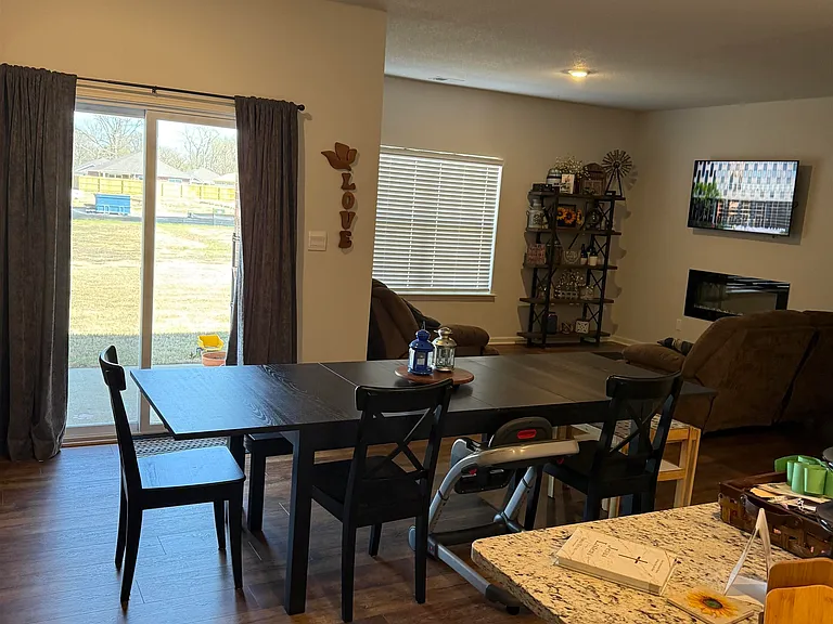7968 Hickory Meadows Rd — Photo 5