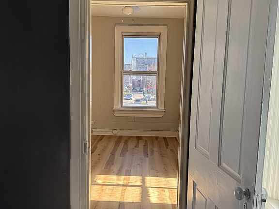 2nd image of 32 E Washington St #3R7
