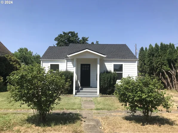 937 Maple St, Junction City, OR 97448