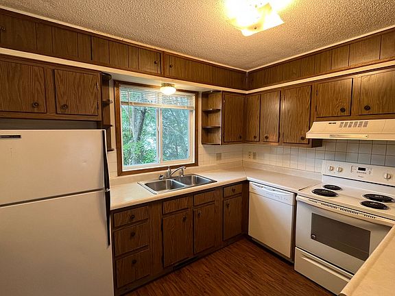 4th image of 313 4th St NW #1