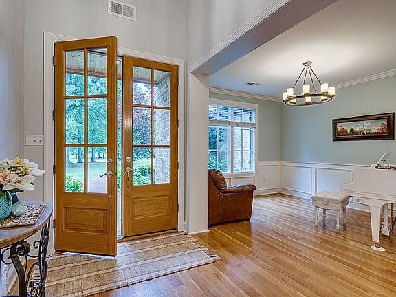 4th image of 9289 Salem Woods Dr