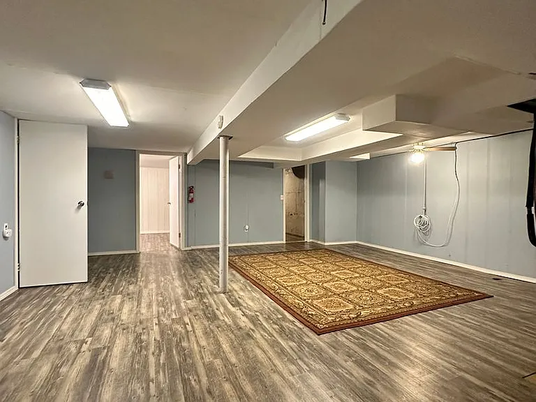 709 Schons Pl — Photo 16