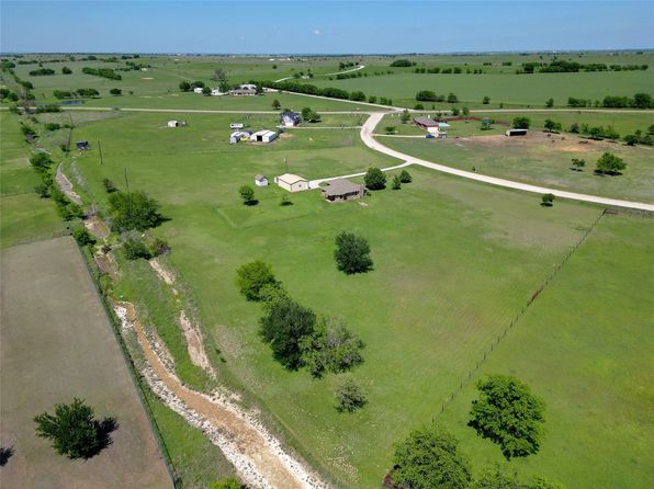 130 Longbranch Dr, Decatur, TX 76234