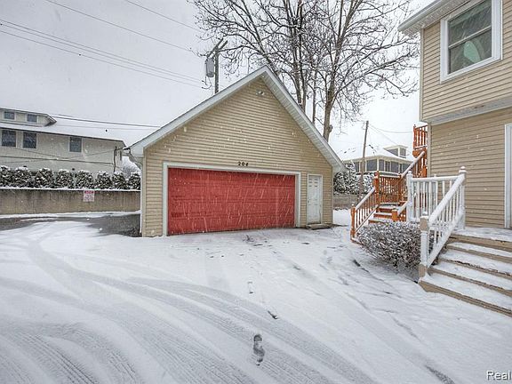 2nd image of 204 N Harvey St