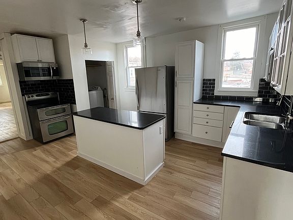 3rd image of 106 Congress St APT 3