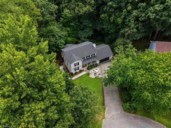 1450 Old Coach Rd, Kernersville, NC 27284