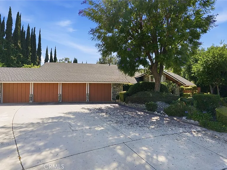 16682 Oakhurst Cir — Photo 2