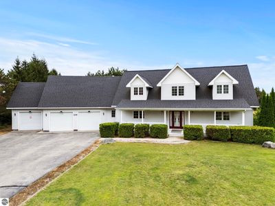 1045 Three Mile Rd S, Traverse City, MI, 49696
