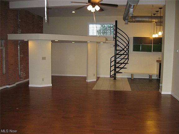 3rd image of 1401 W 75th St APT A