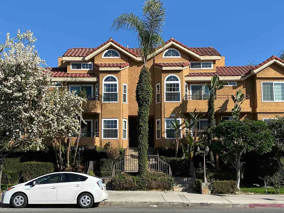 5102 Tujunga Ave #12