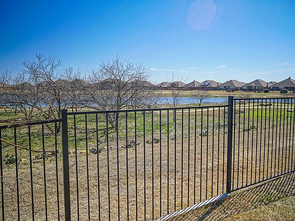 4th image of 2105 Mountain Hawk Dr