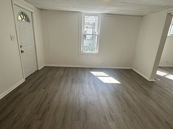 4th image of 2180 W 83rd St