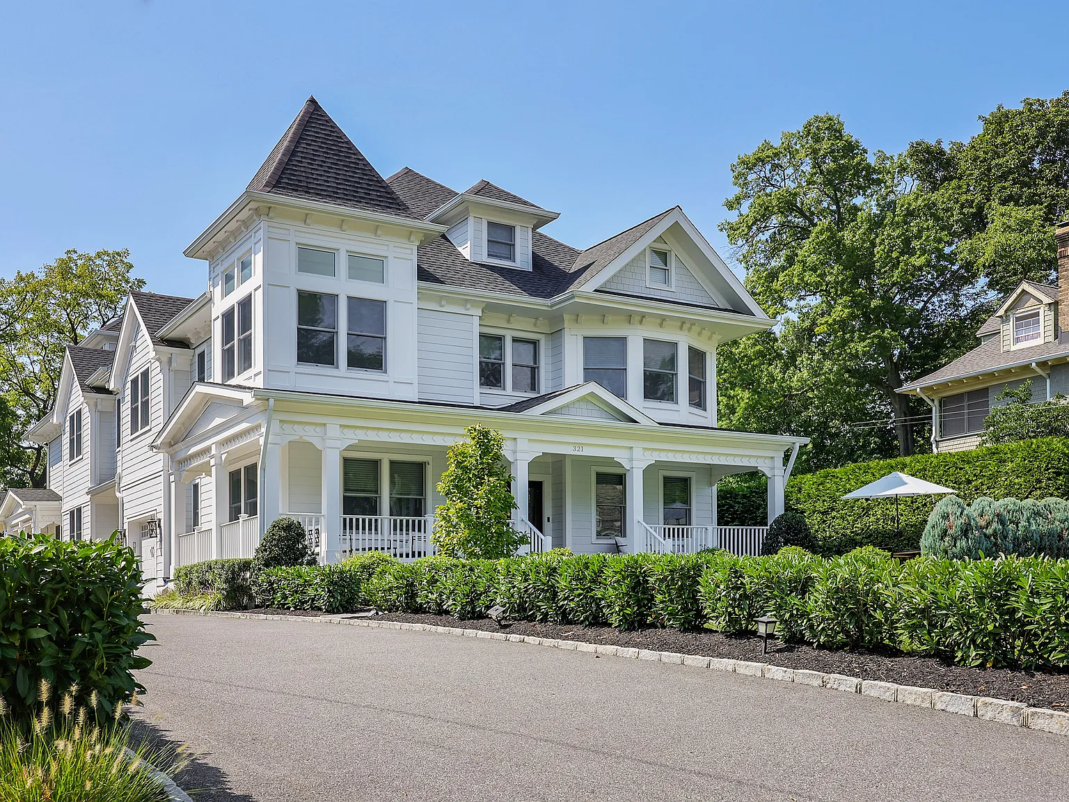 5 bed, 4.5 bath, $7,200 — Photo 2