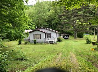 2475 Lens Creek Rd, Hernshaw, WV 25107