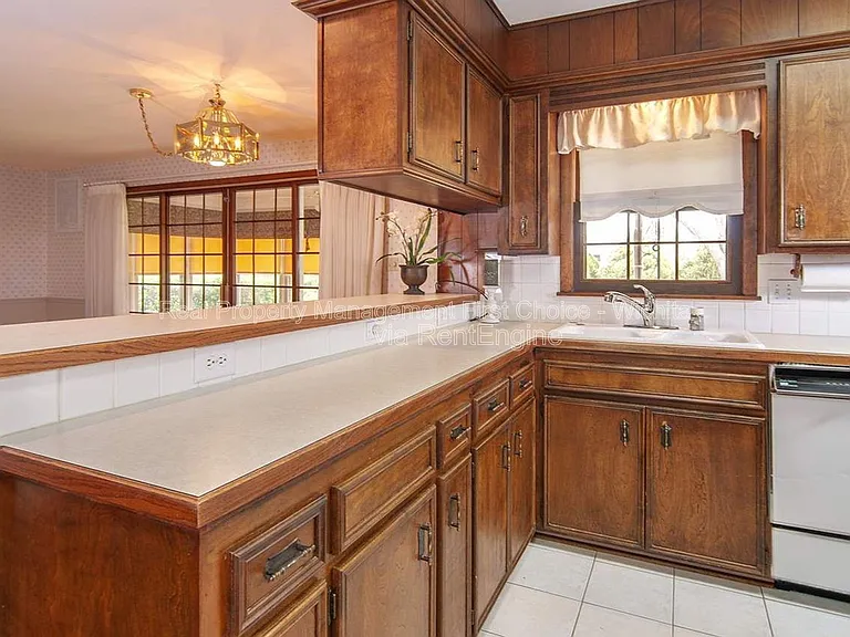 244 N Live Oak Ln — Photo 14