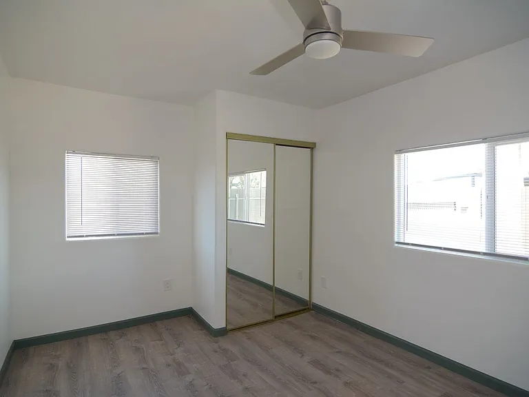 2552 E Silver St — Photo 7
