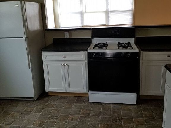 3rd image of 750 S Emerson Ave