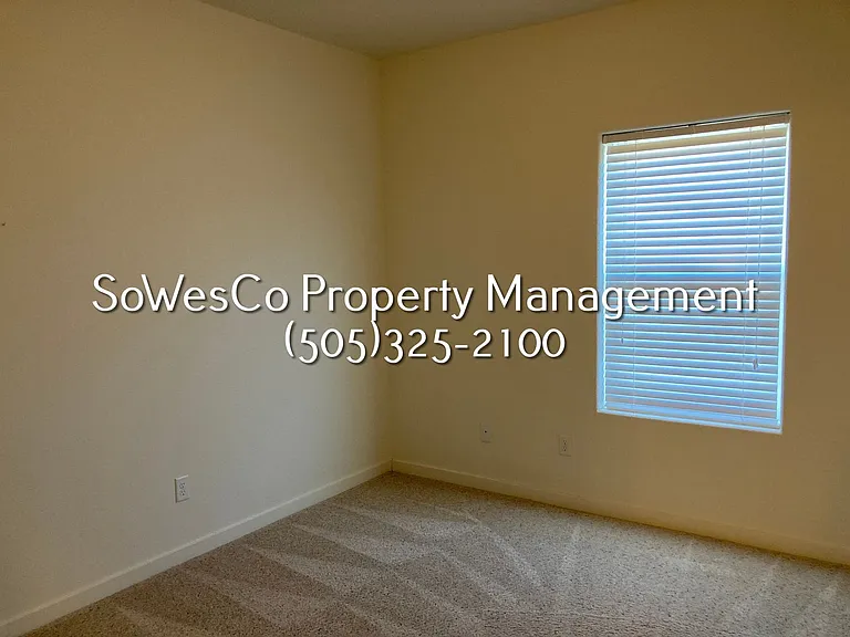 961 Katherine Ave — Photo 11